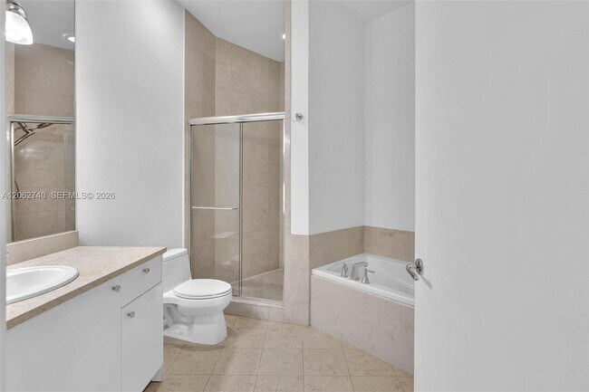 Building Photo - 20000 E Country Club Dr