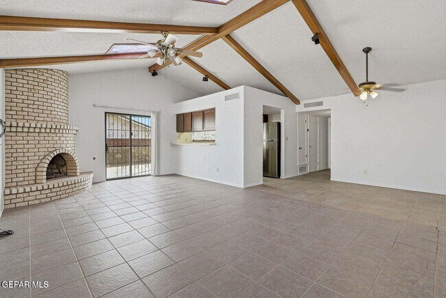 Building Photo - 10720 Sugarland Dr