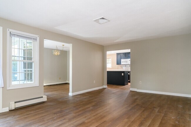 Building Photo - 3 Hickory Ln