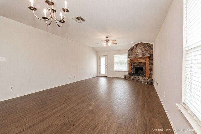 Building Photo - 701 Orchid Blvd