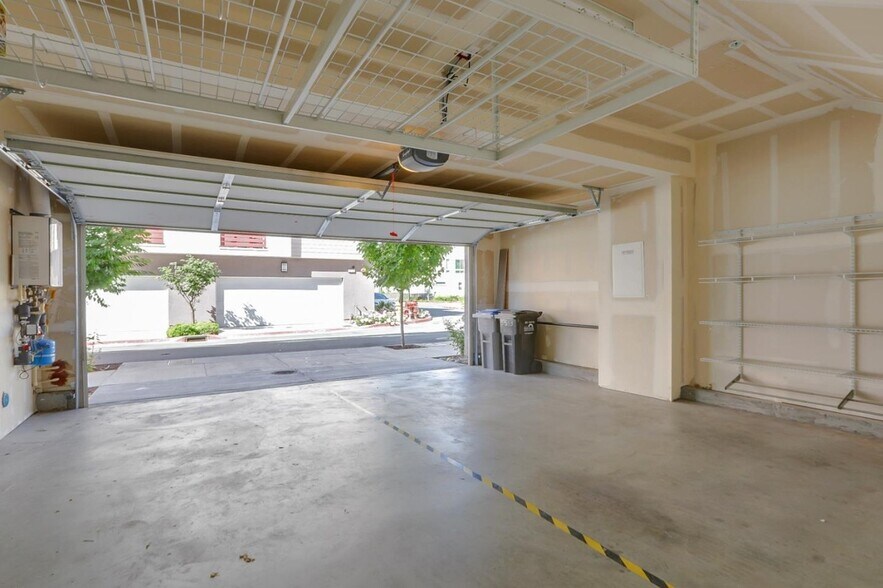 Building Photo - 5513 Great Oaks Pky