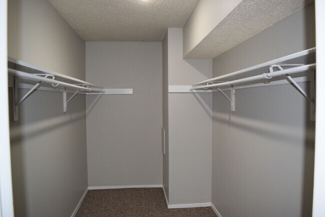 Building Photo - 121 Perth Ct