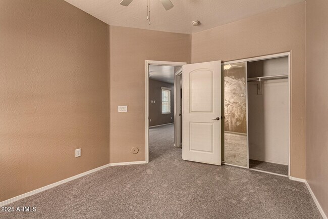 Building Photo - 1326 S Sabino Dr