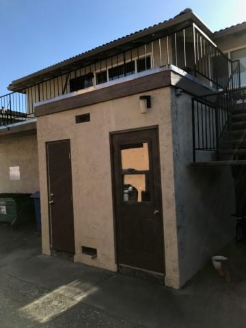 Building Photo - 4416 Moorpark Ave