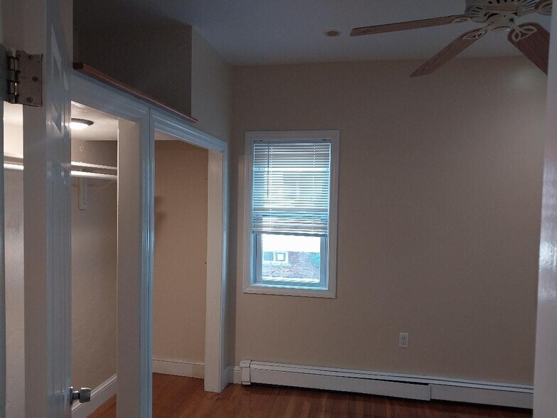 Building Photo - 98 Kirtland St