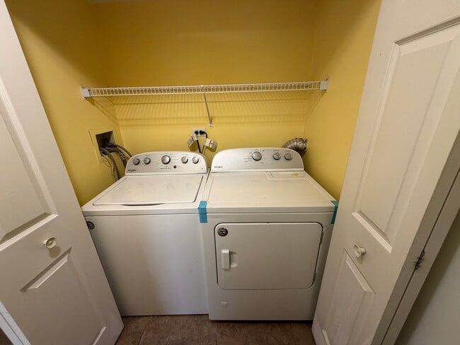 Building Photo - 2156 Camden Ln