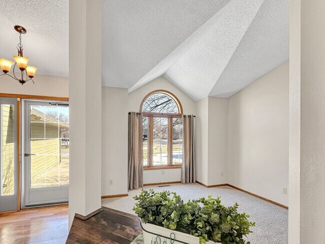 Building Photo - 9125 Prestwick Ct