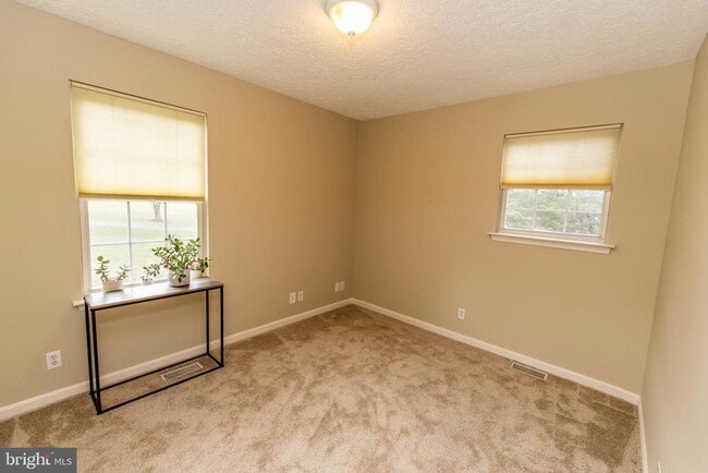 Building Photo - 2743 Rutland Rd