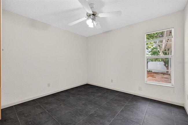 Building Photo - 5883 Darren Ct