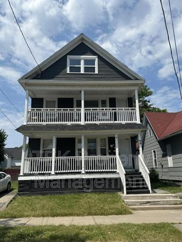 Building Photo - 94 Scrantom St