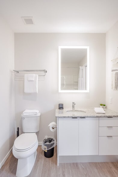 Building Photo - 9-JAN-JAN E 4th St