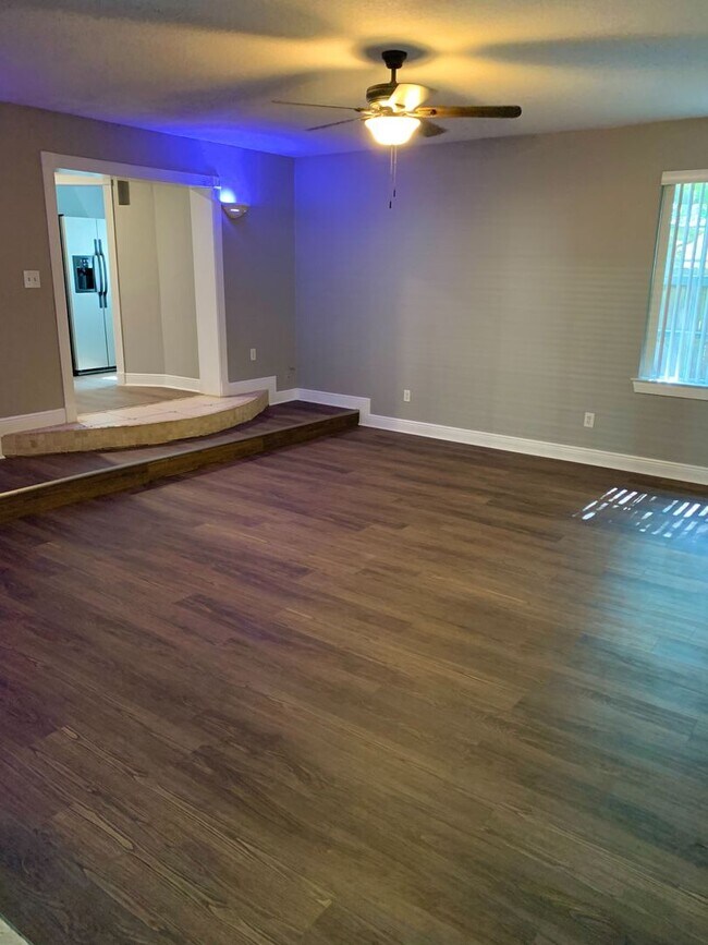 Building Photo - Spacious Winter Park Village area house fo...