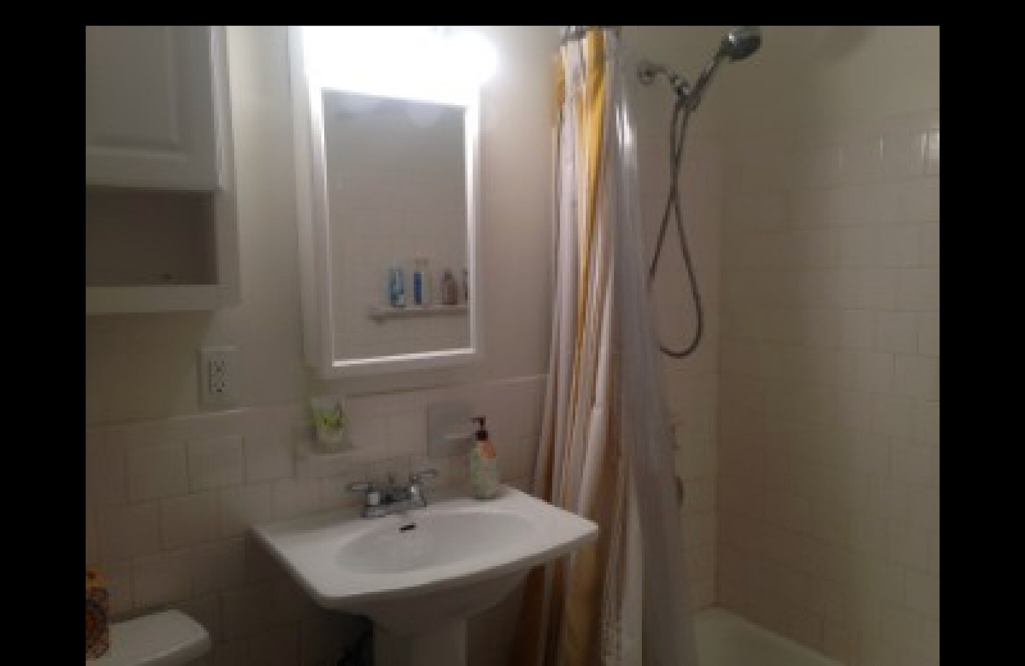 Building Photo - 803 Centre St