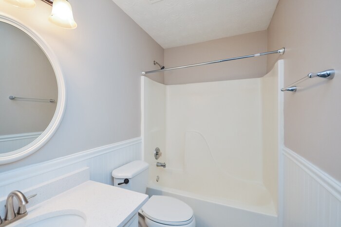 Building Photo - 491 Freedom Dr