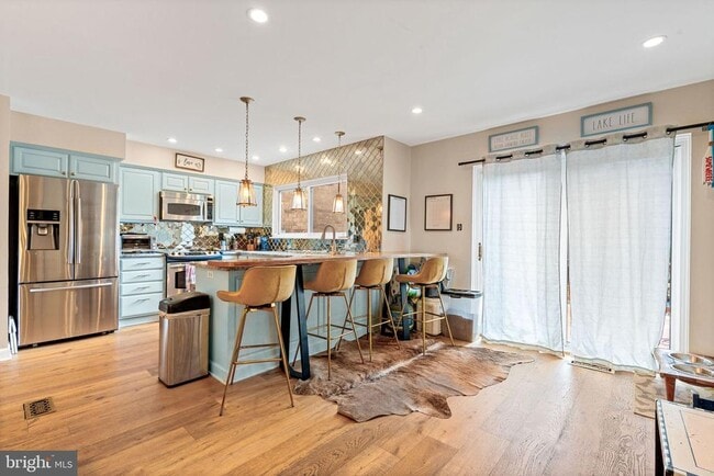 Building Photo - 2012 Swans Neck Way