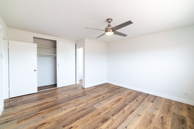 Building Photo - 2233 Ridgeley Dr