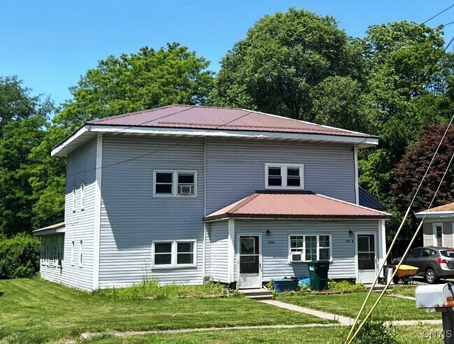 Building Photo - 170 Oswego St