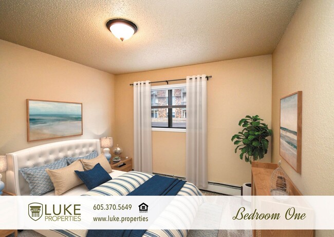 Building Photo - 405 S Sycamore Ave