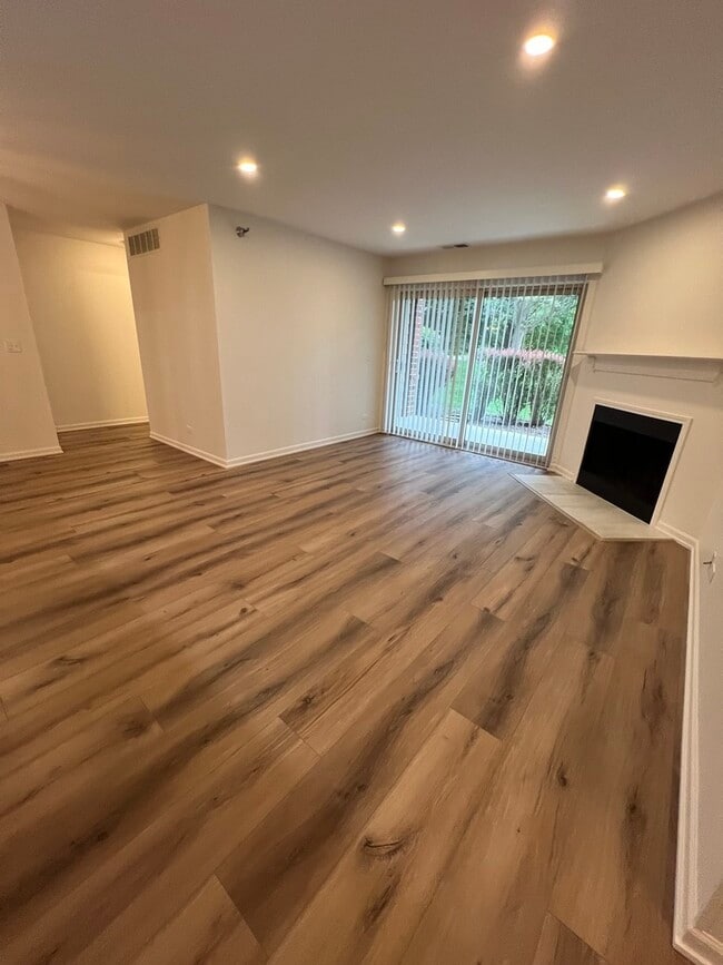 Building Photo - 108 Glengarry Dr