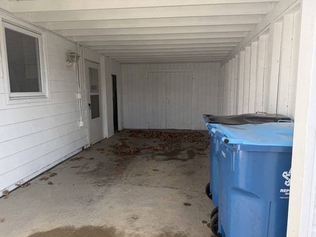 Building Photo - 2007 Schuyler Dr