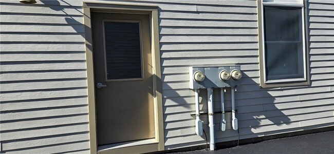Building Photo - 117 S Union St