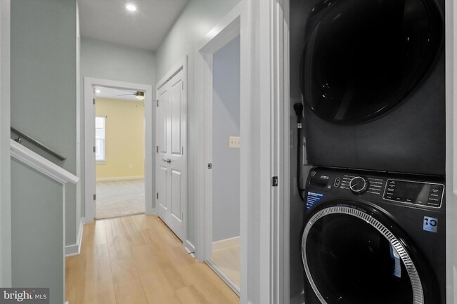 Building Photo - 1780 Cherry Birch St