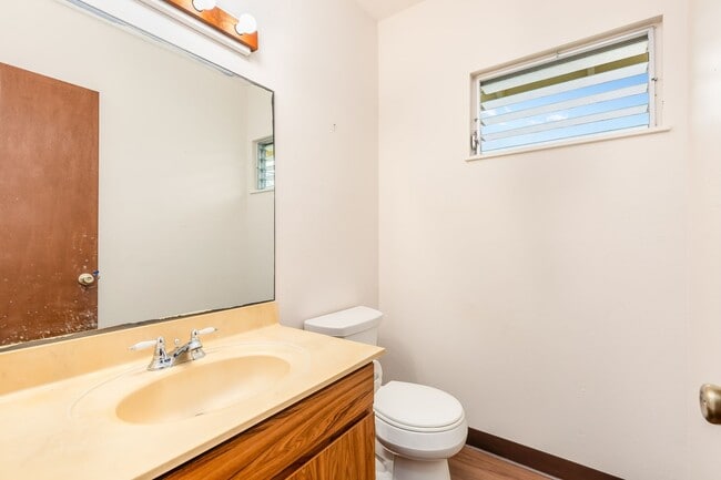 Building Photo - Mariner's Ridge SPACIOUS 4 bedroom, 3.5 ba...