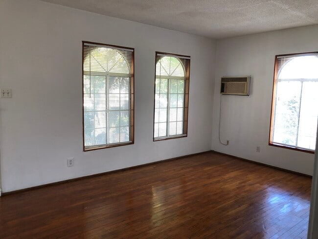 Building Photo - 8624 Olin St