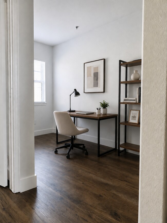Office/flex space - 532 N Mariposa Ave