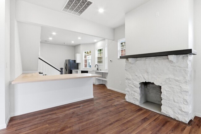 Building Photo - 69 N Tucker St