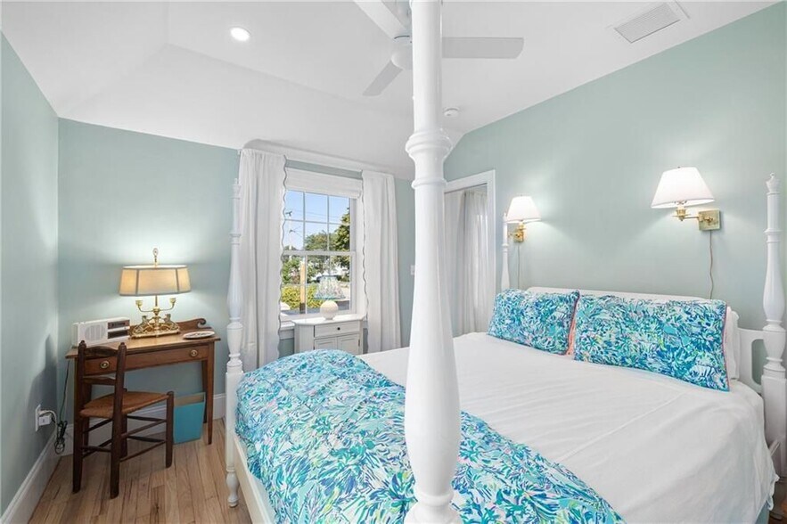Building Photo - 342 Boulevard