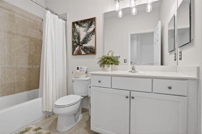 Building Photo - 12140 Village Pl