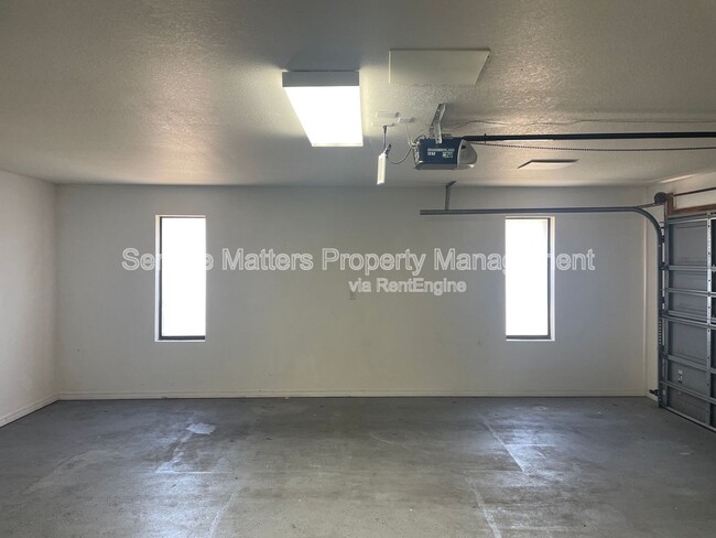 Building Photo - 5067 Serry Ln
