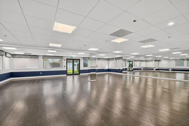 Building Photo - 7370 S Oriole Blvd