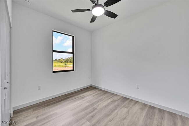 Building Photo - 1024 Halby Ave S