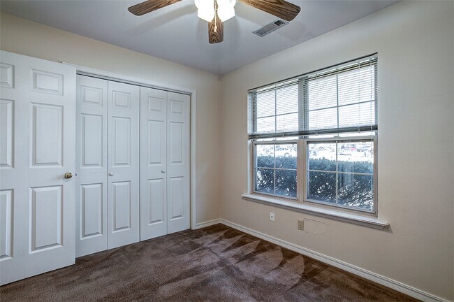 Building Photo - 706 Meghan St