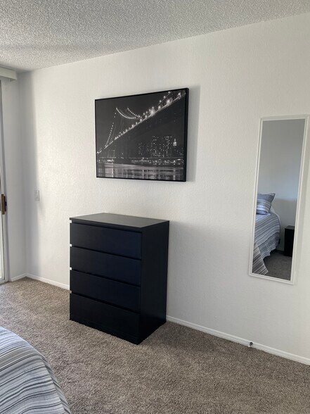 Building Photo - 1825 W Ray Rd