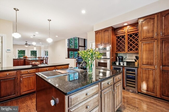 Building Photo - 9454 Newbridge Dr