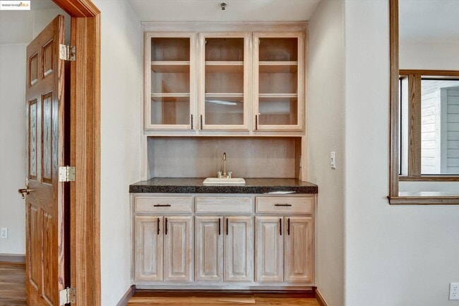 Building Photo - 616 Gravatt Dr