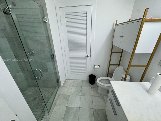 Building Photo - 1050 Brickell Ave