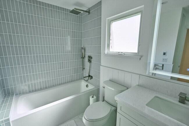 Building Photo - Summer in Style - Available for June! | Furnished 4BD Coronado Home