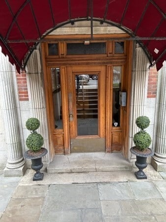 Building Photo - 251 Beacon St