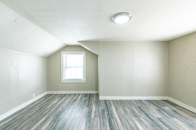 Building Photo - 2311 25th St