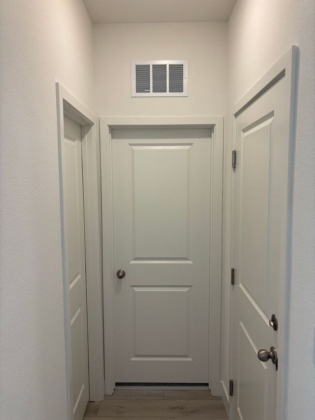 Building Photo - Modern 2-Story in Inspirada 4 Bed 3 Bath, Loft, Downstairs Bed & Open Floorplan