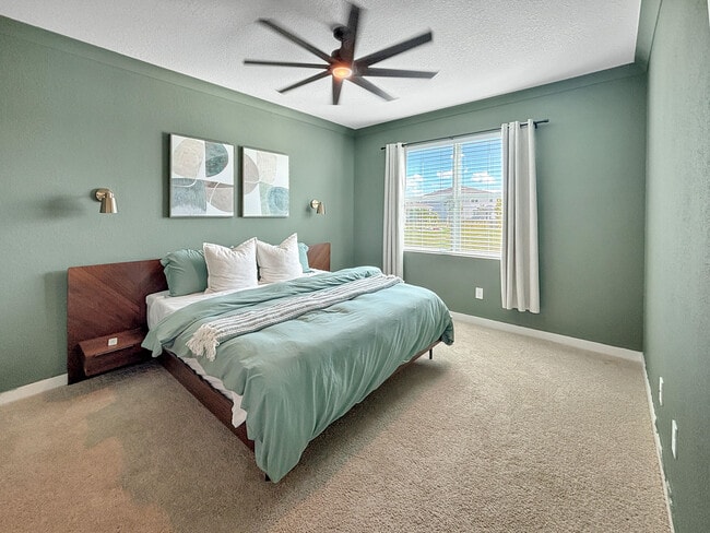 Building Photo - 5989 SE Sky Blue Cir