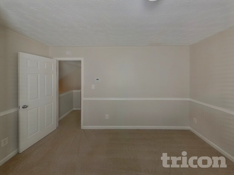 Building Photo - 305 Little Creek Rd SE