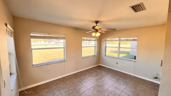 Building Photo - Lovely, Spacious 2 Bedroom, 2 Bathroom Home in Sebring!!