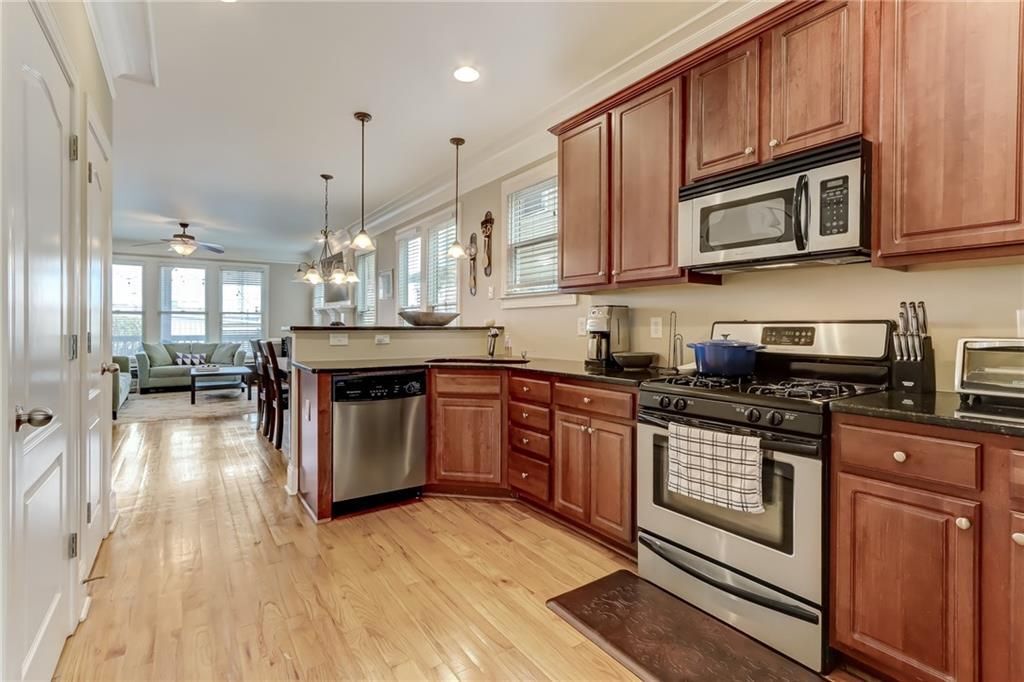 Building Photo - 345 Chastain St SE