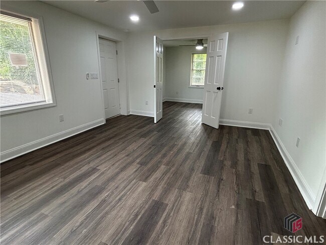 Building Photo - 148 Johnson Dr