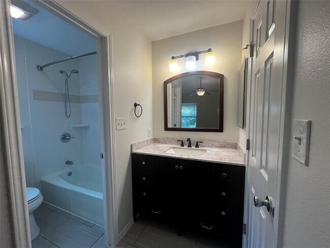 Building Photo - 5101 Meadow Creek Cove